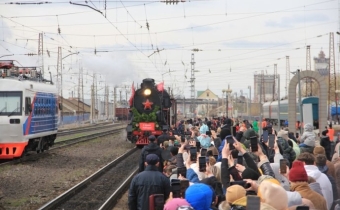 Абакан окунулся в атмосферу победного мая с «Поездом Победы»
