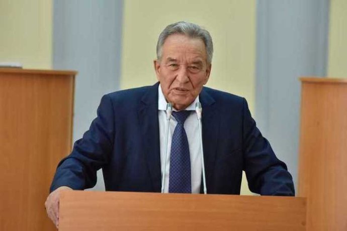 Владимир Штыгашев на трибуне Верховного Совета
