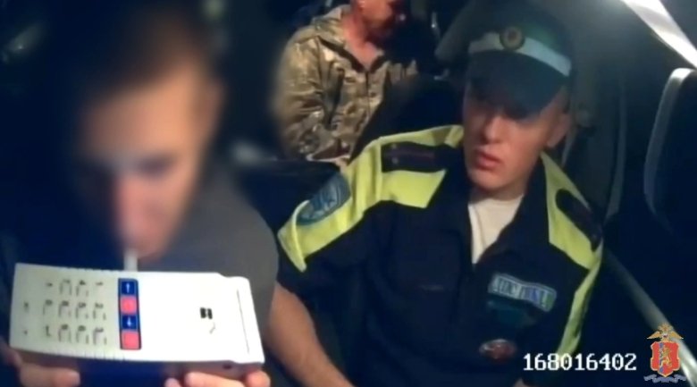 Стоп-кадр видео Госавтоинспекции Красноярского края