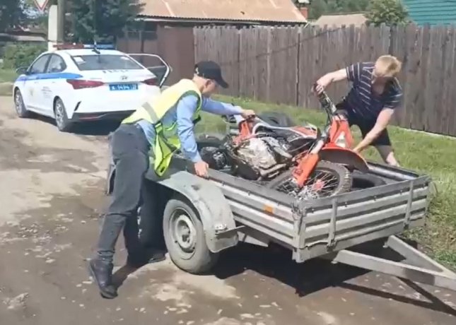 Фото: стоп-кадр видео ГАИ Хакасии