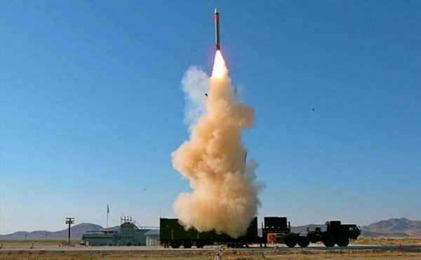 На фото: пуск крылатой ракеты Tomahawk наземной пусковой установкой комплекса MRC Typhon.  (Фото: армия США)