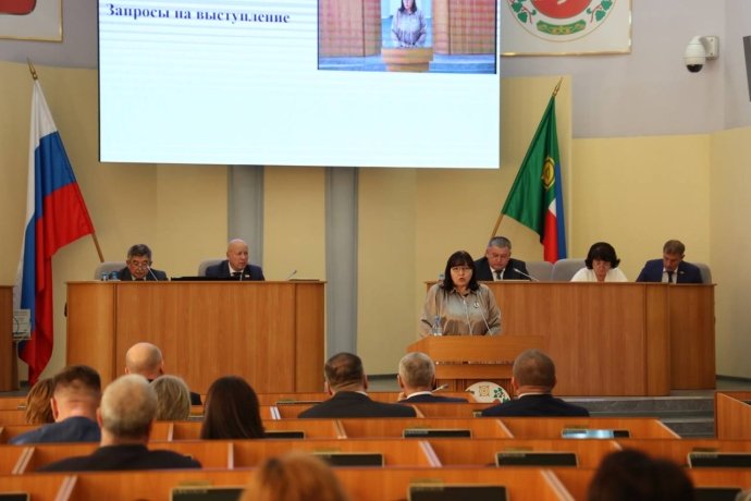 Марина Ощёнкова предложила рассмотреть переход на одноуровневую систему местного самоуправления