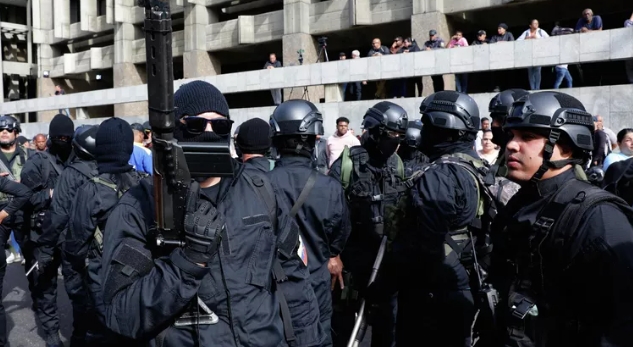 Фото:  AP Photo / Cristian Hernandez Обстановка в центре Каракаса. Архивное фото