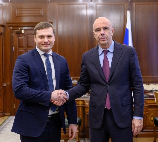 Министр финансов РФ и Глава Хакасии во время встречи в Москве