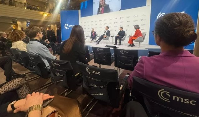 Фото : Telegram-канал нардепа Алексея Гончаренко* Пустые места в зале дискуссии с Владимиром Зеленским на конференции в Мюнхене