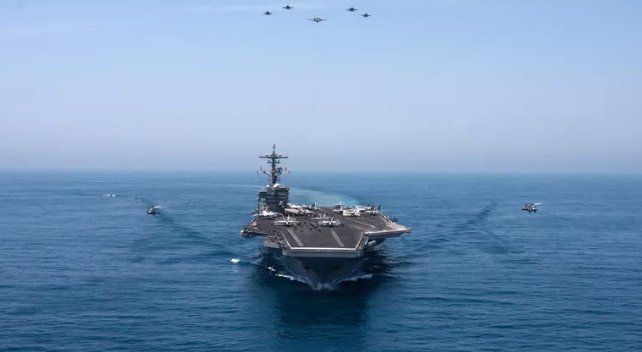 Фото: CC BY 2.0 / U.S. Naval Forces Central Command/U.S. Fifth Fleet / USS George H. W. Bush Американский авианосец George H.W. Bush. Архивное фото