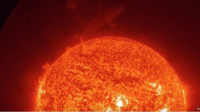 Фото:  Космическая погода — XRAS.RU/Telegram Выброс протуберанца на обращенной к Земле стороне Солнца. Архивное фото