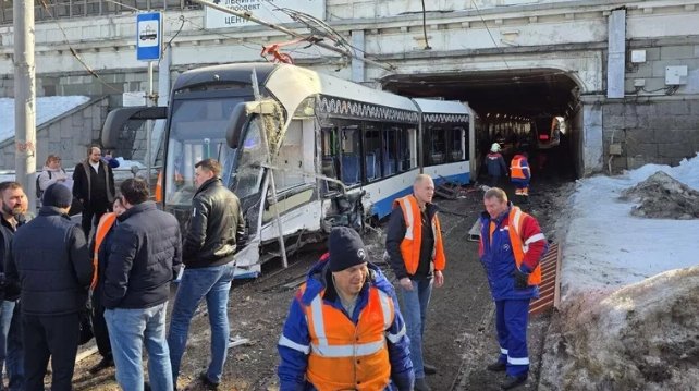 Фото: © АГН "Москва" Последствия столкновения трамваев в Москве
