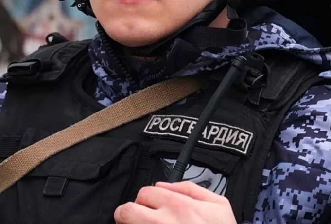 Росгвардейцы задержали в Абакане находящегося в федеральном розыске мужчину