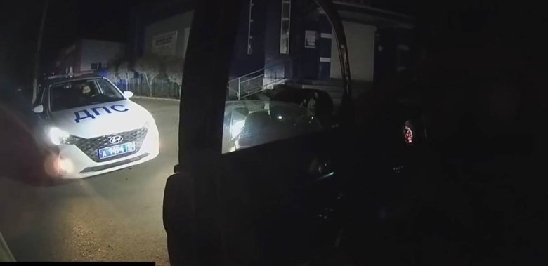 Стоп-кадр видео Госавтоинспекции Хакасии 