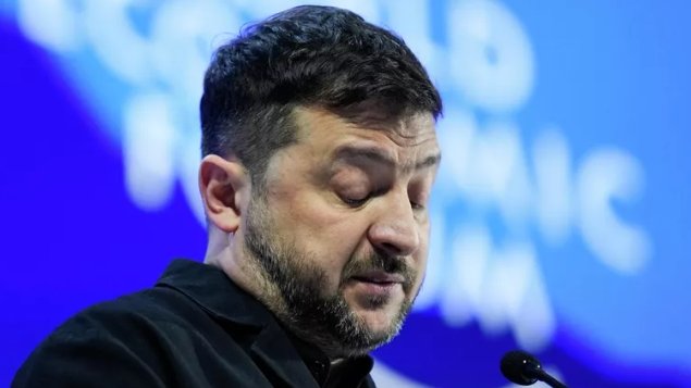 Фото: AP Photo / Markus Schreiber Владимир Зеленский выступает на Всемирном экономическом форуме в Давосе. Архивное фото