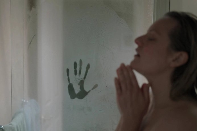 Фото: Кадр из фильма “Человек-невидимка” (2020)