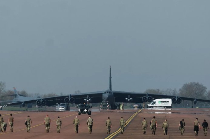 Фото: REUTERS / Toby Melville