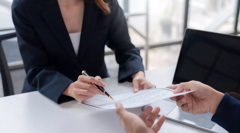 Фото: iStock.com / AmnajKhetsamtip  