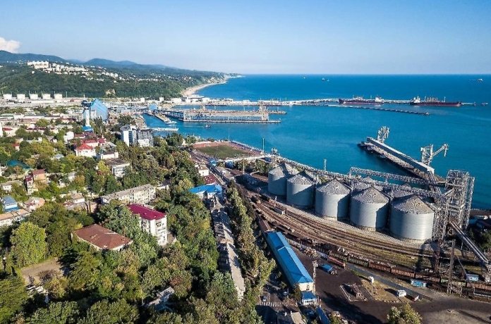 Фото: Обложка © Shutterstock / FOTODOM / Evgeny Drablenkov