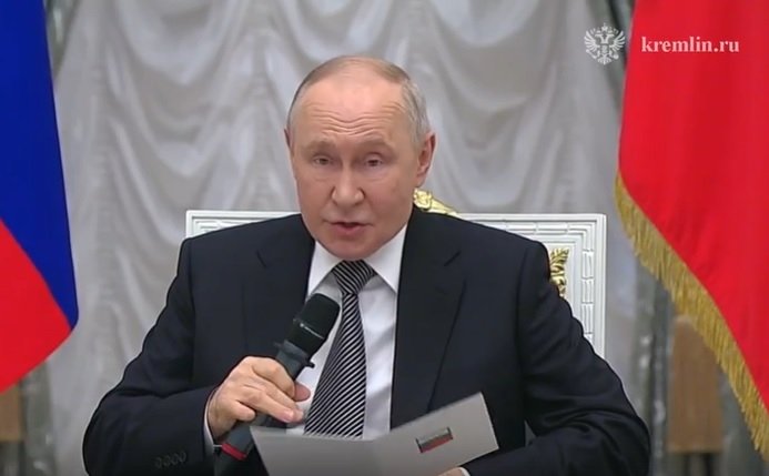 Фото: стоп-кадр видео с сайта kremlin.ru