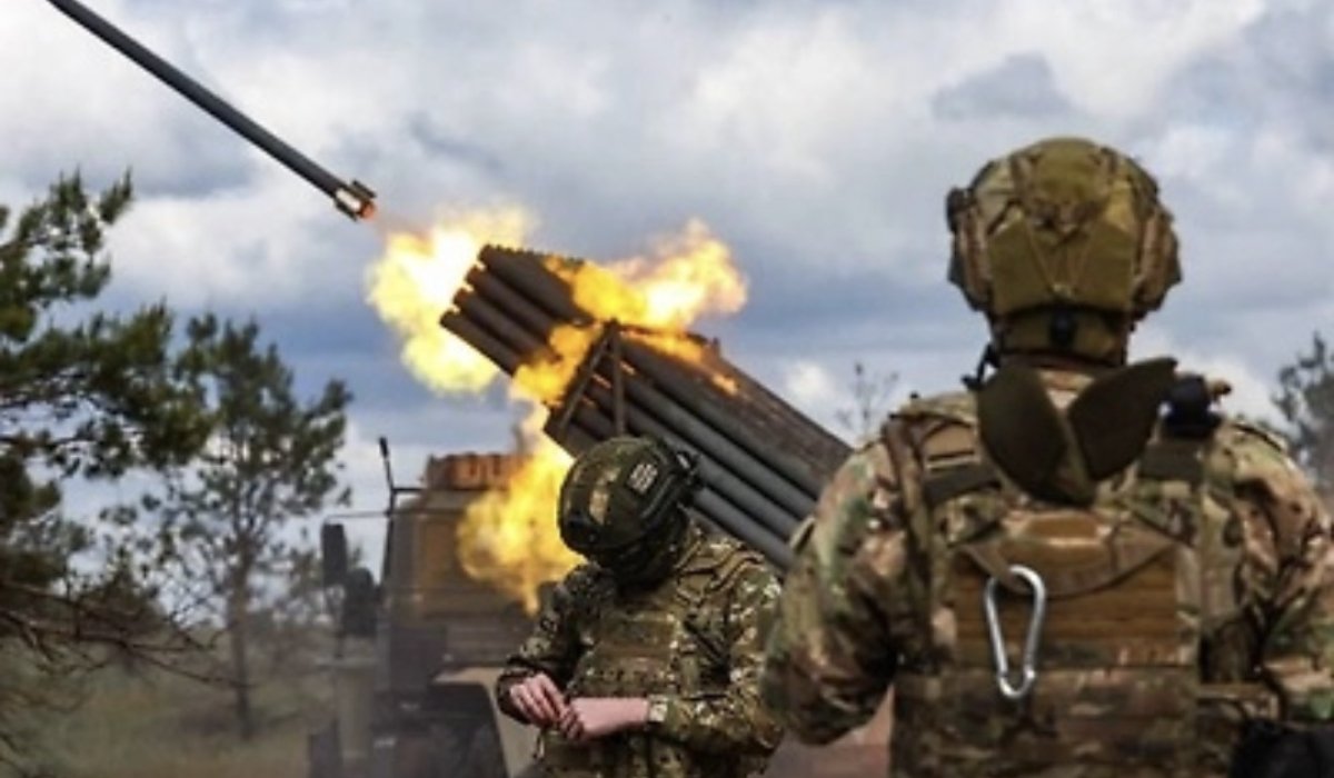 Фото: Армия России наступает в ДНР и зачищает «Волчанский котёл». Обложка © ТАСС / Алексей Коновалов