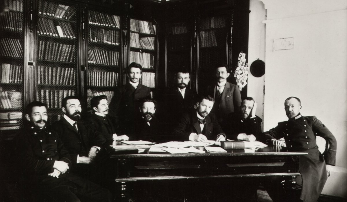 Фото: Заседание Минусинского фотографического общества 15 июня. 1906 г. Автор — Н. В. Федоров. МКМ