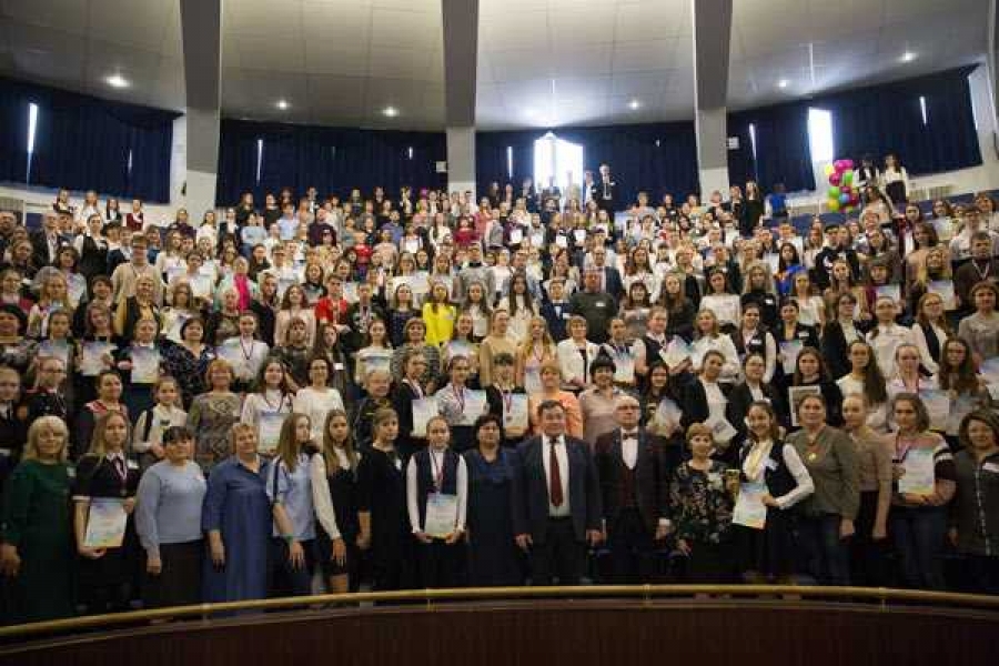 Фото: пресс-служба Минобрнауки с конкурса Д.И.Менделеева