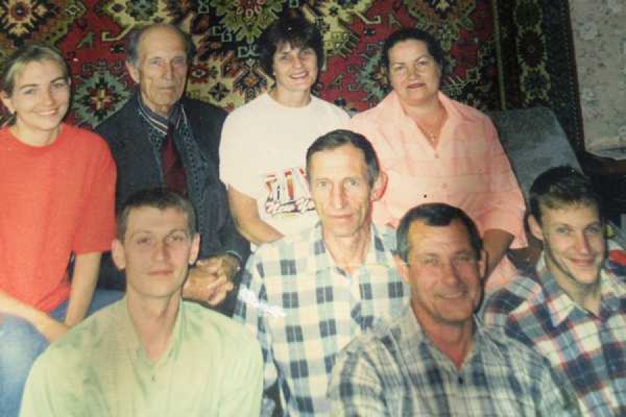 На фото семья Шикаревых